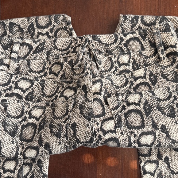 GOOD AMERICAN "Good Legs" Snakeskin Print Jeans Pockets Belt Loops Size 4/27 - Picture 7 of 12